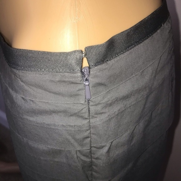 J. Crew Gray Ruffle Dress Shorts – Size 0 - Picture 4 of 7